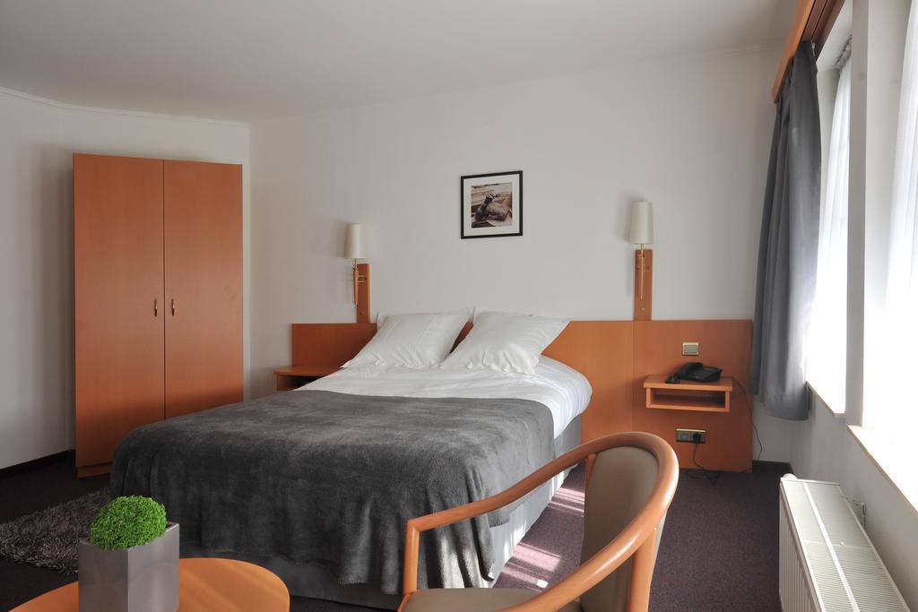Hotel Du Perron Theux Szoba fotó